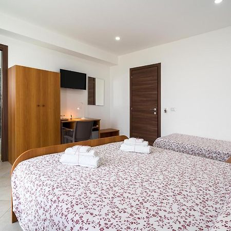 Affittacamere Villa Antonio 아치카스텔로 외부 사진